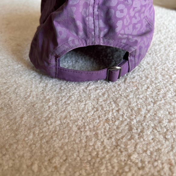 GAIAM Purple Animal Print Hat - Picture 2 of 3